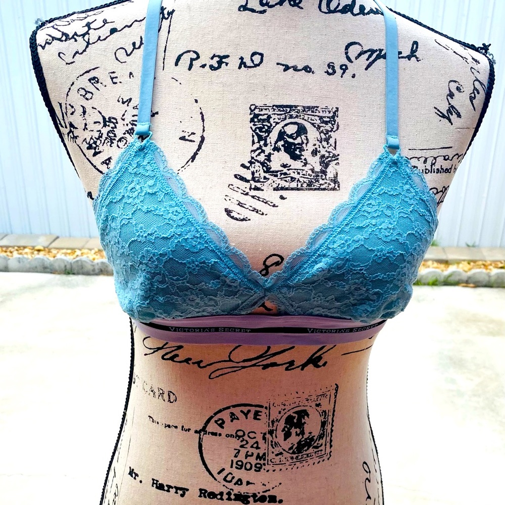 Victoria’s Secret Lace Bralette, Light Blue, size Small